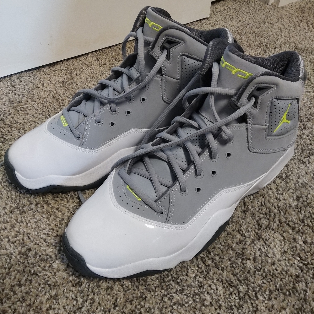 Nike Jordan basketball shoes men's size 10.5